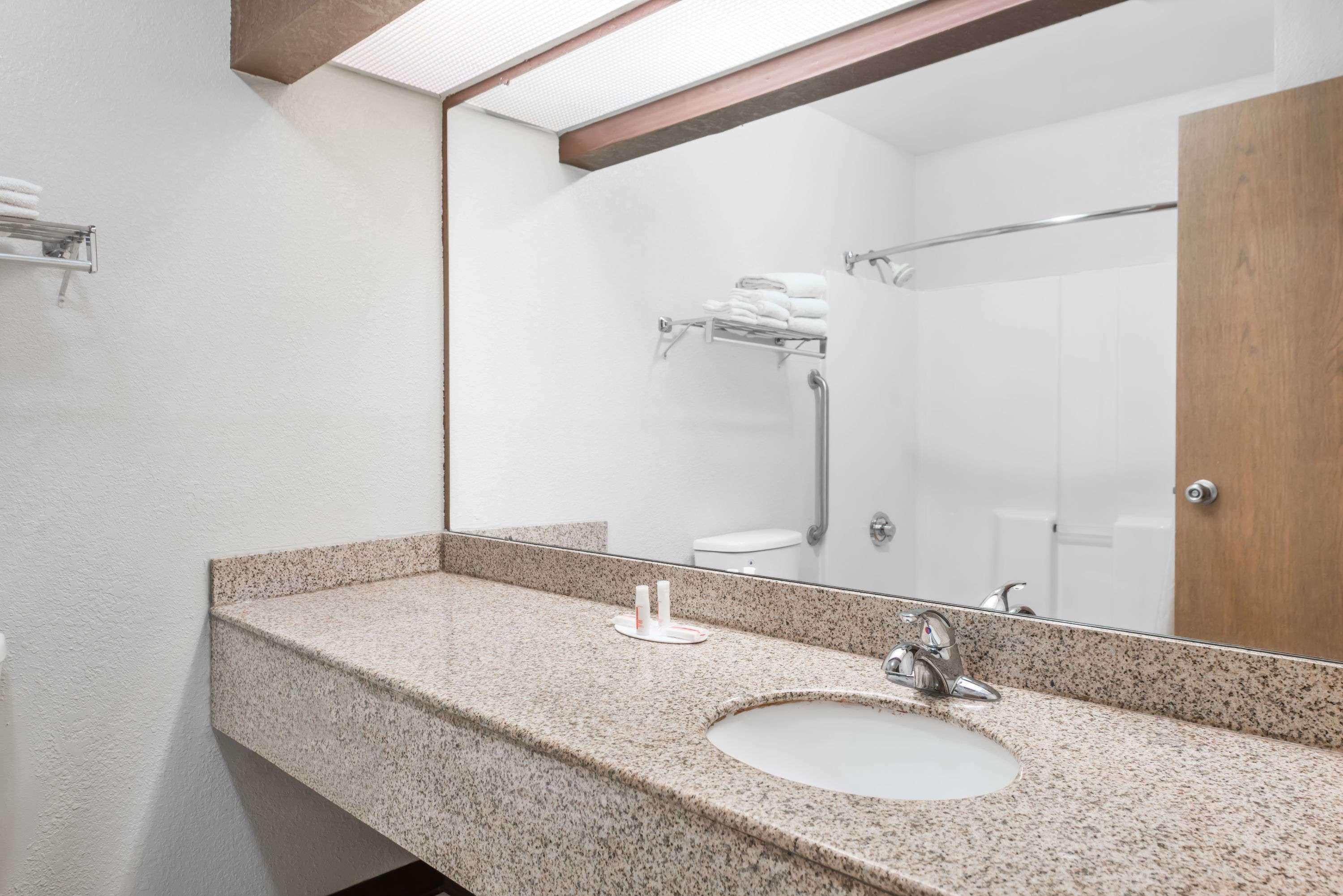 Days Inn & Suites By Wyndham Casey Esterno foto