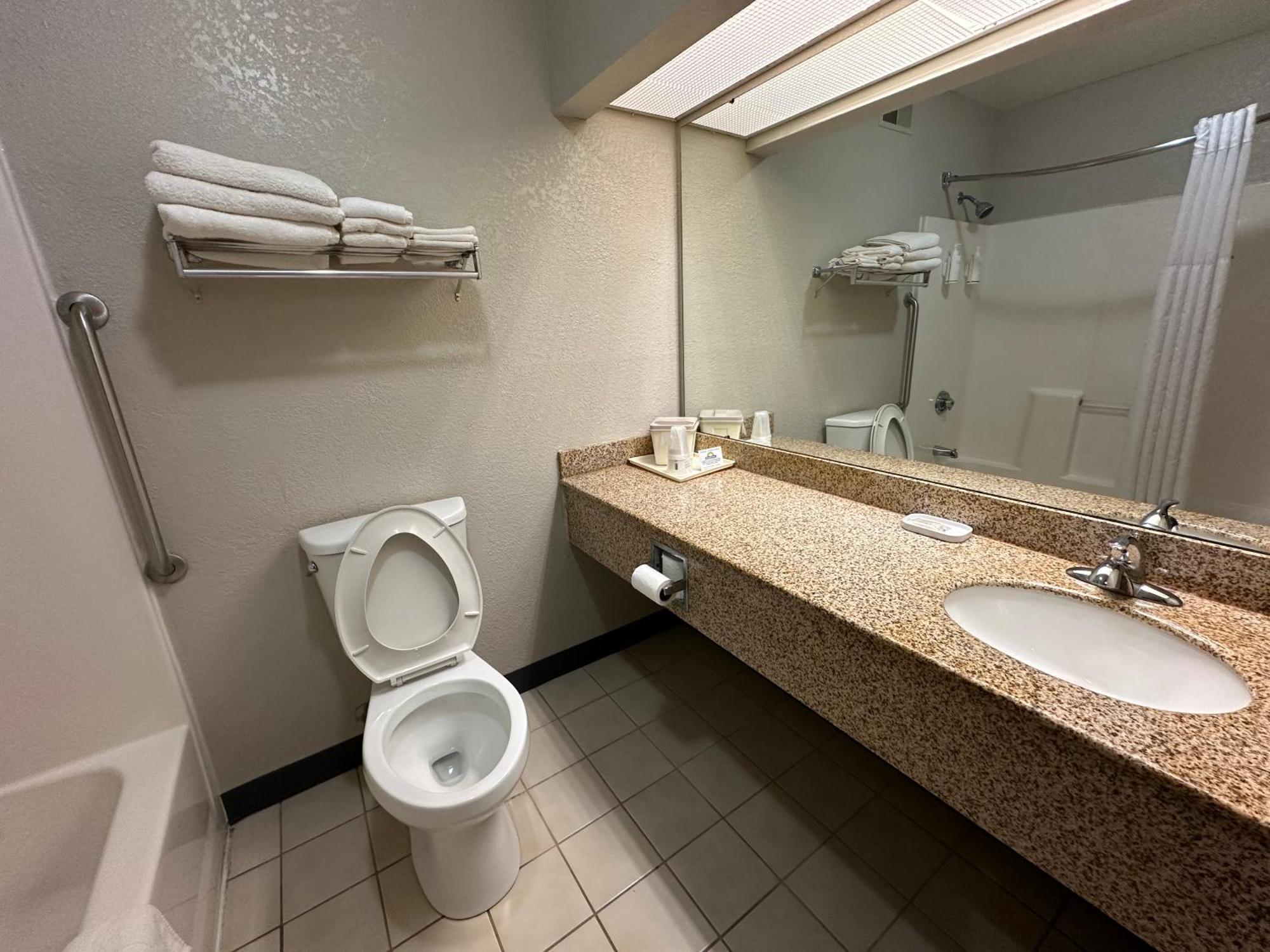 Days Inn & Suites By Wyndham Casey Esterno foto